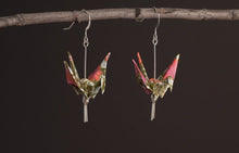 Load image into Gallery viewer, CRNN-31  (Origami paper crane earring)
